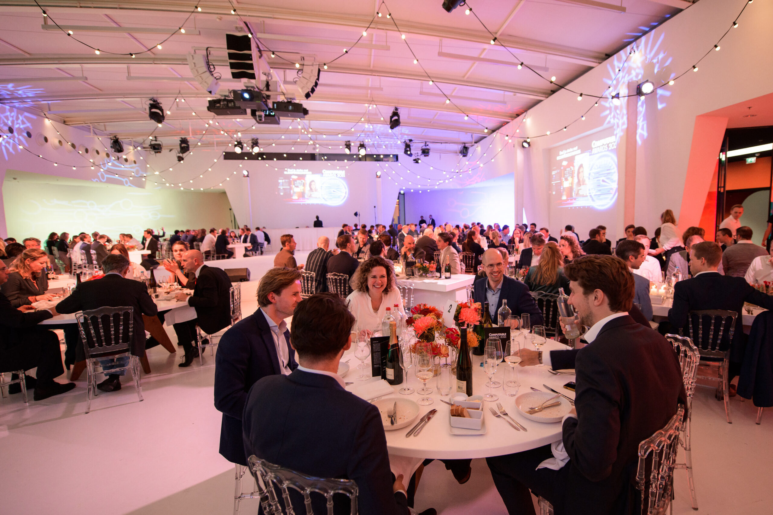 Gasten die een diner houden bij het polargebied van Jaarbeurs