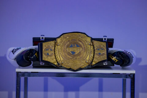 Een persconferentie die wereldwijd live te volgen is? Dat (kick)boksen we voor elkaar!