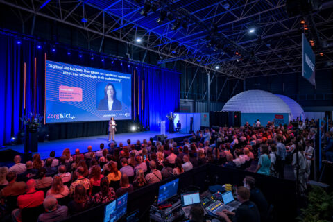 Topsprekers over artificial intelligence in de zorg tijdens drukbezochte vakbeurs Zorg & ICT