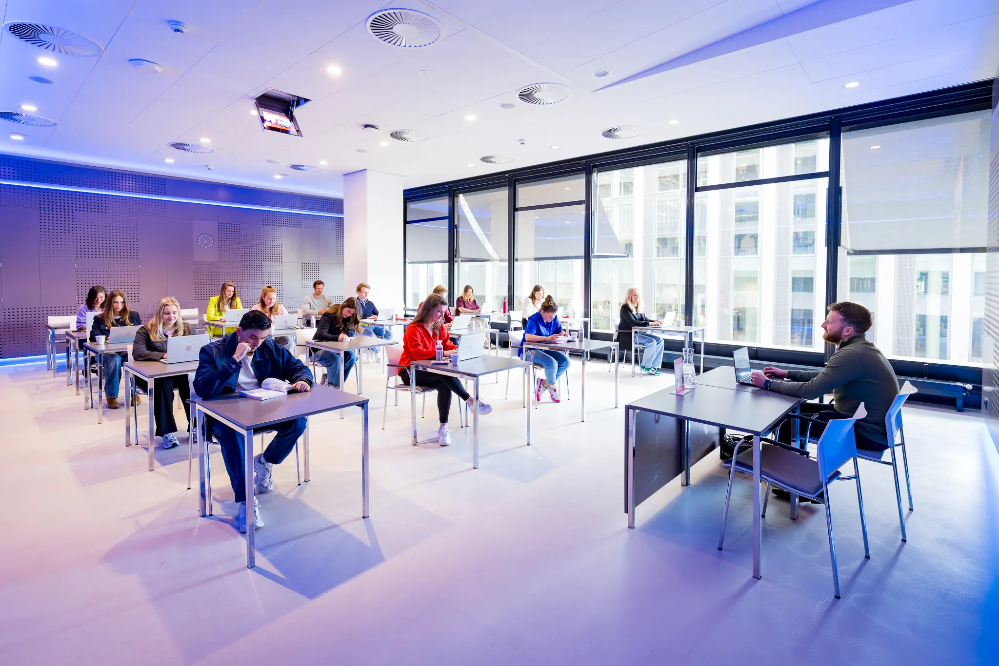 Schoolopstelling in een vergaderzaal van Vergadercentrum Jaarbeurs MeetUp
