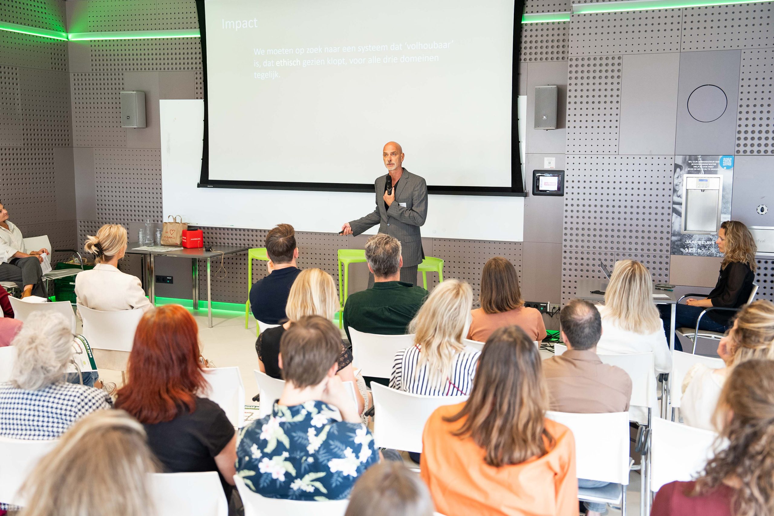 ontmoetingen mensen in vergadercentrum