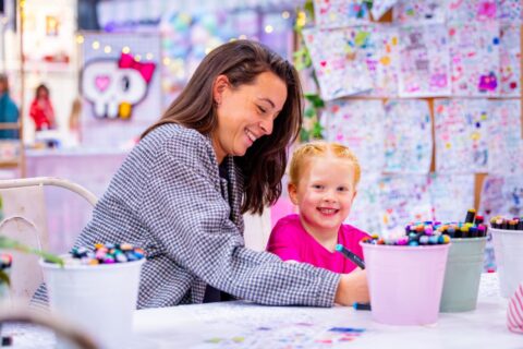 De creatieve trend van 2026: stoppen met doomscrollen en starten met kleuren 