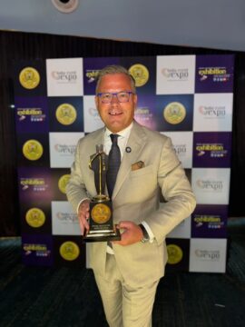 Outstanding Leadership Award voor CEO Jeroen van Hooff